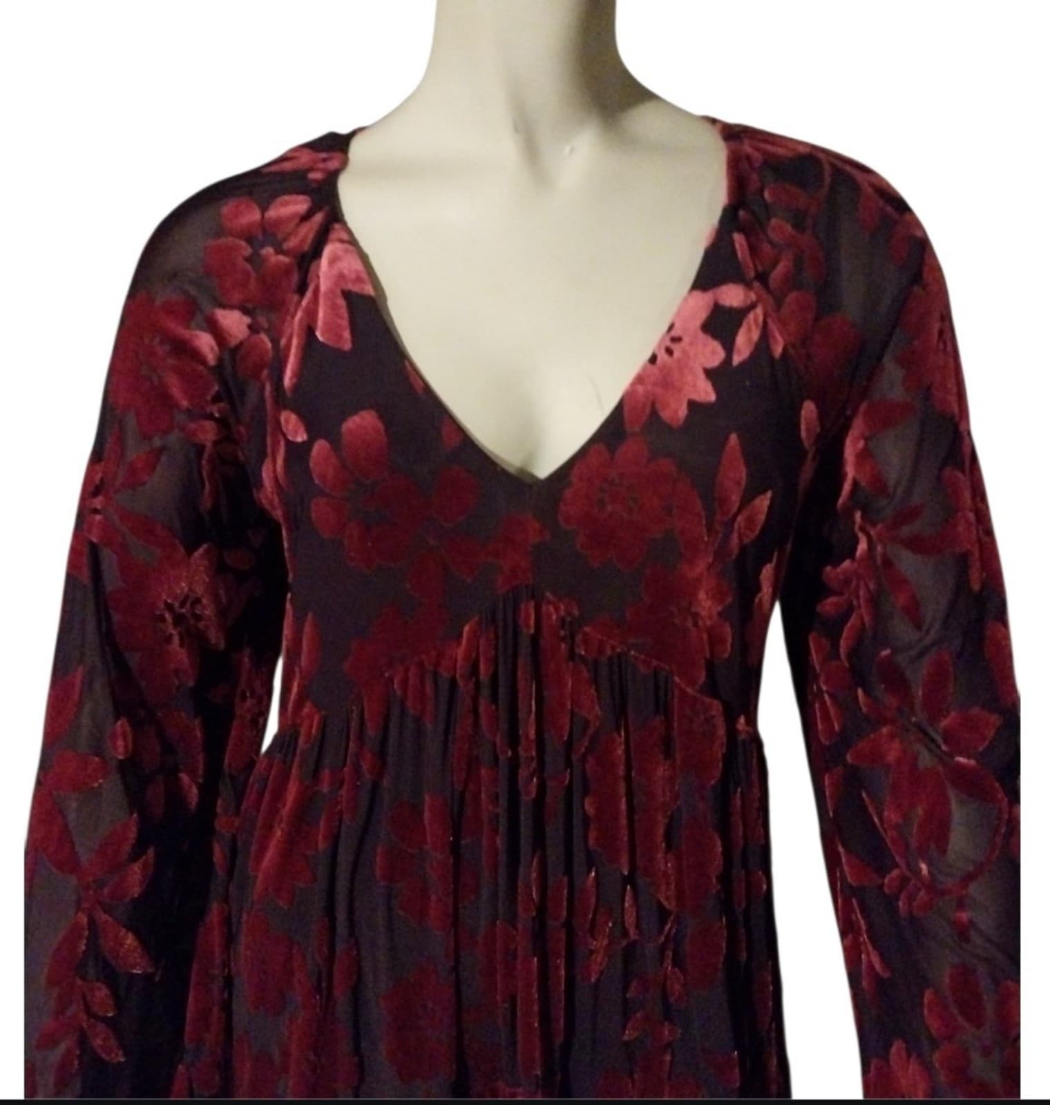 Taylor. Red & Black Dress. Size 4 - Thumbnail 2