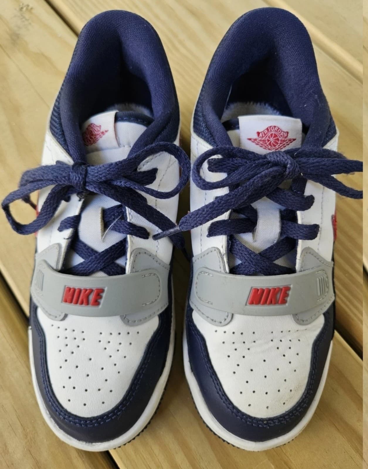 Nike Air Jordan Youth Legacy 312 Low Sneaker White/Red/Navy Size Boys 4.5Y - Thumbnail 5