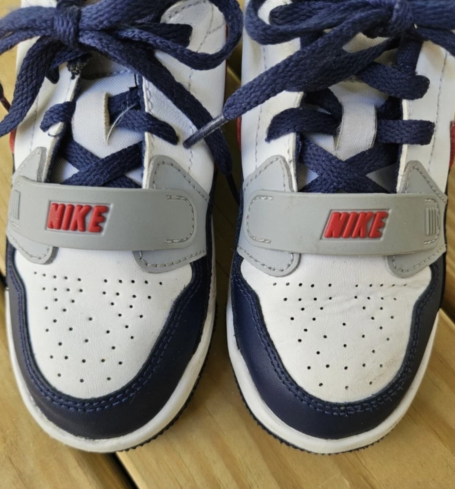 Nike Air Jordan Youth Legacy 312 Low Sneaker White/Red/Navy Size Boys 4.5Y - Thumbnail 4