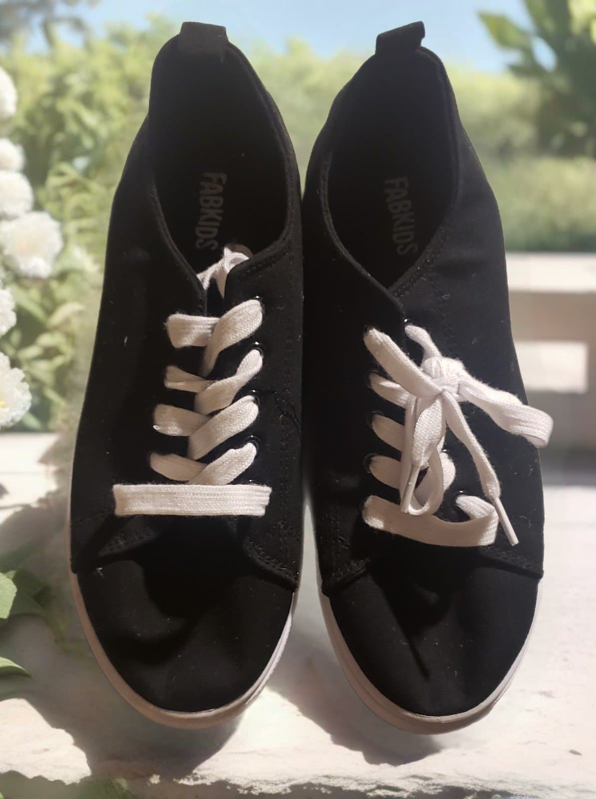 FabKids black & white shoes. Size 6 - Image 1