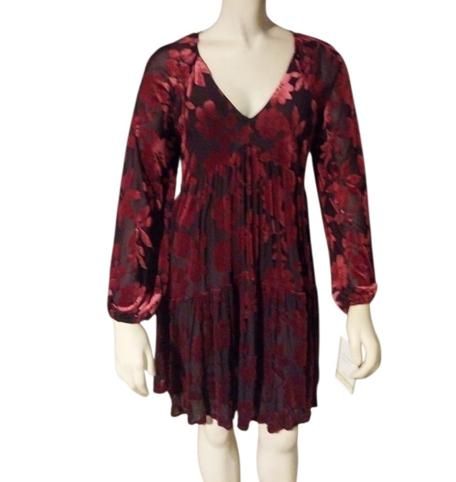 Taylor. Red & Black Dress. Size 4 - Image 1