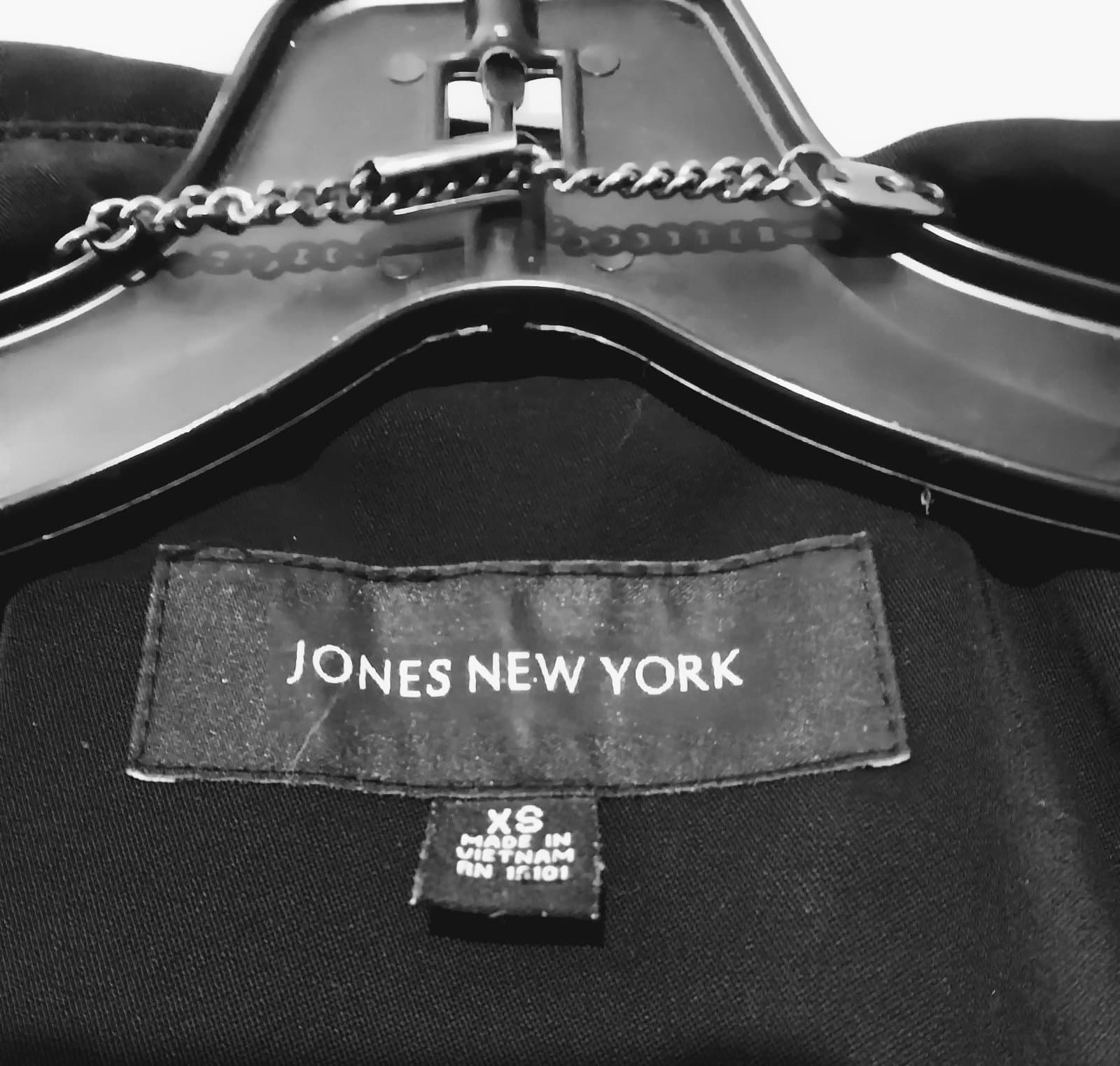 GORGEOUS JONES NEW YORK ALL WEATHER DOUBLE BREASTED SHORT TRENCH. XS - Thumbnail 4