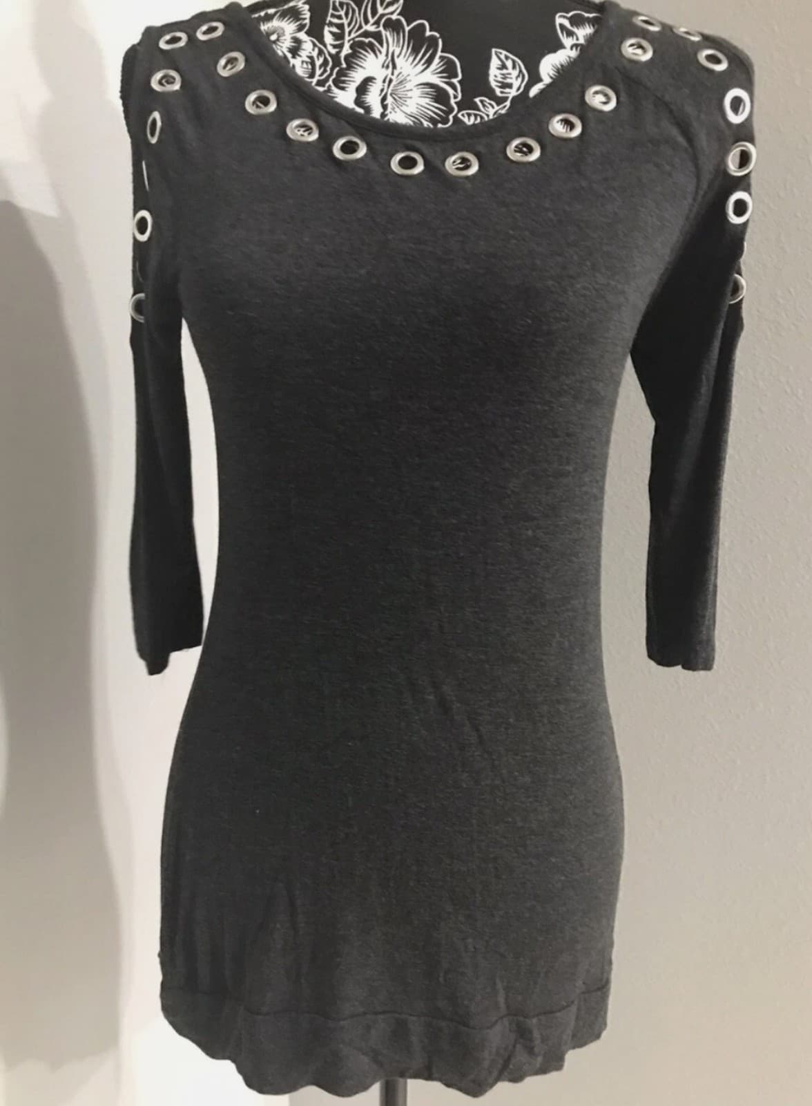 Belldini Gray Cold Shoulder Blouse Shirt Silver Rivets 3/4 Sleeve Size Small - Image 1