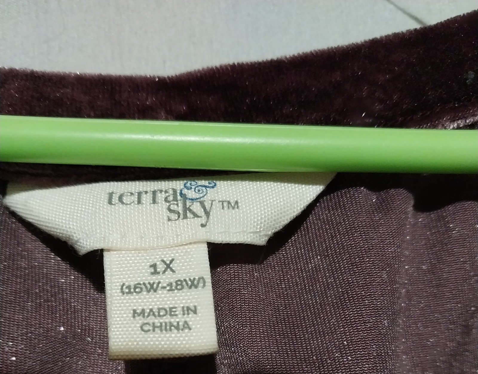 Terra & Sky Women's Plus Size Keyhole Velvet Dress Crushed Plum Size 1X - Thumbnail 3