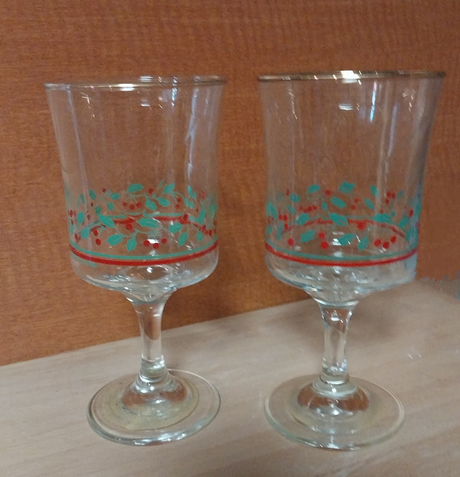 2 Vintage Arby's Christmas Holly Glasses: Gold Rim, Red Green Stripe, 1986 - Image 1