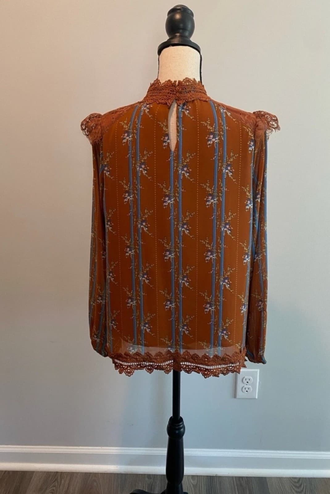 Hazel Hazel High Neck Lace Eyelet Floral Brown Blouse Women’s Size Small - Thumbnail 7