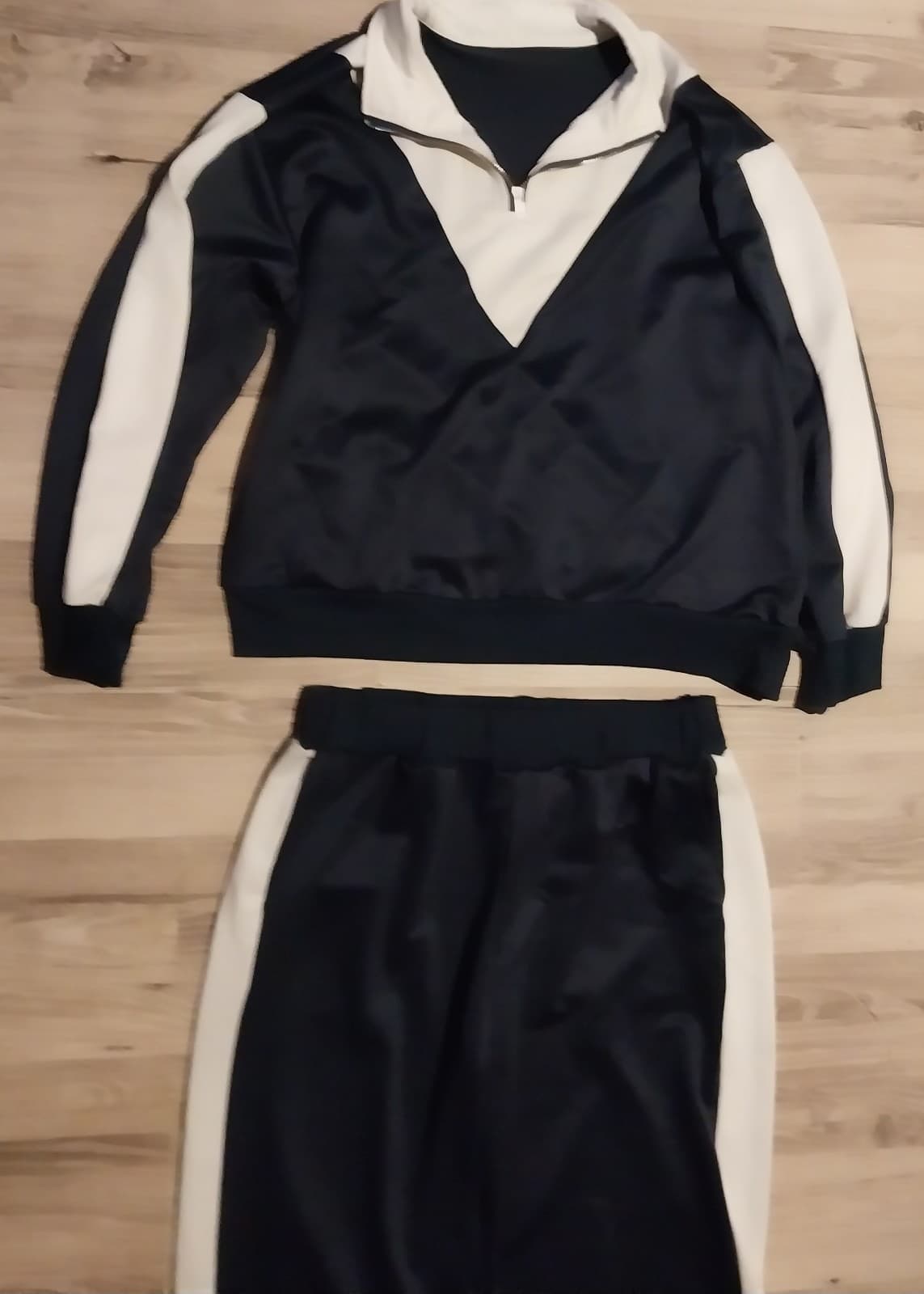 Composition 2 Piece Tracksuit. Top Is Size XL & Pants Are Size XL - Thumbnail 2