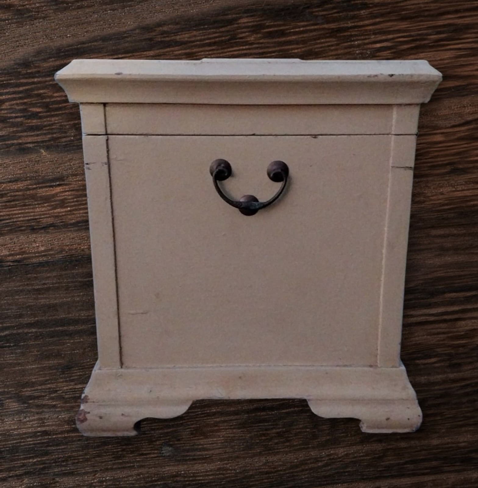 Beautiful Vintage Style Hand Painted "Yellow Roses" Storage Box - 13"x13"x14" - Thumbnail 3