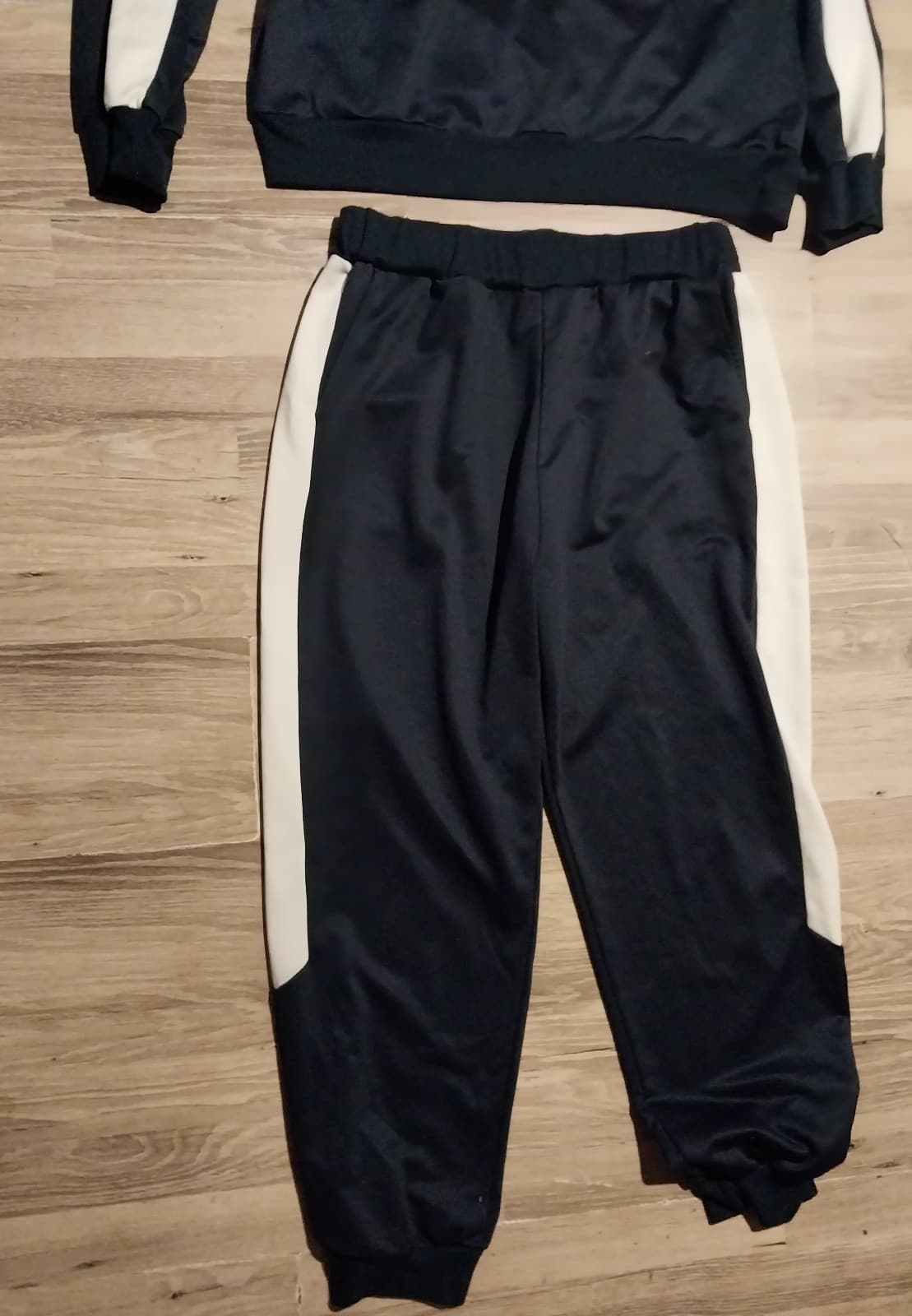 Composition 2 Piece Tracksuit. Top Is Size XL & Pants Are Size XL - Thumbnail 3