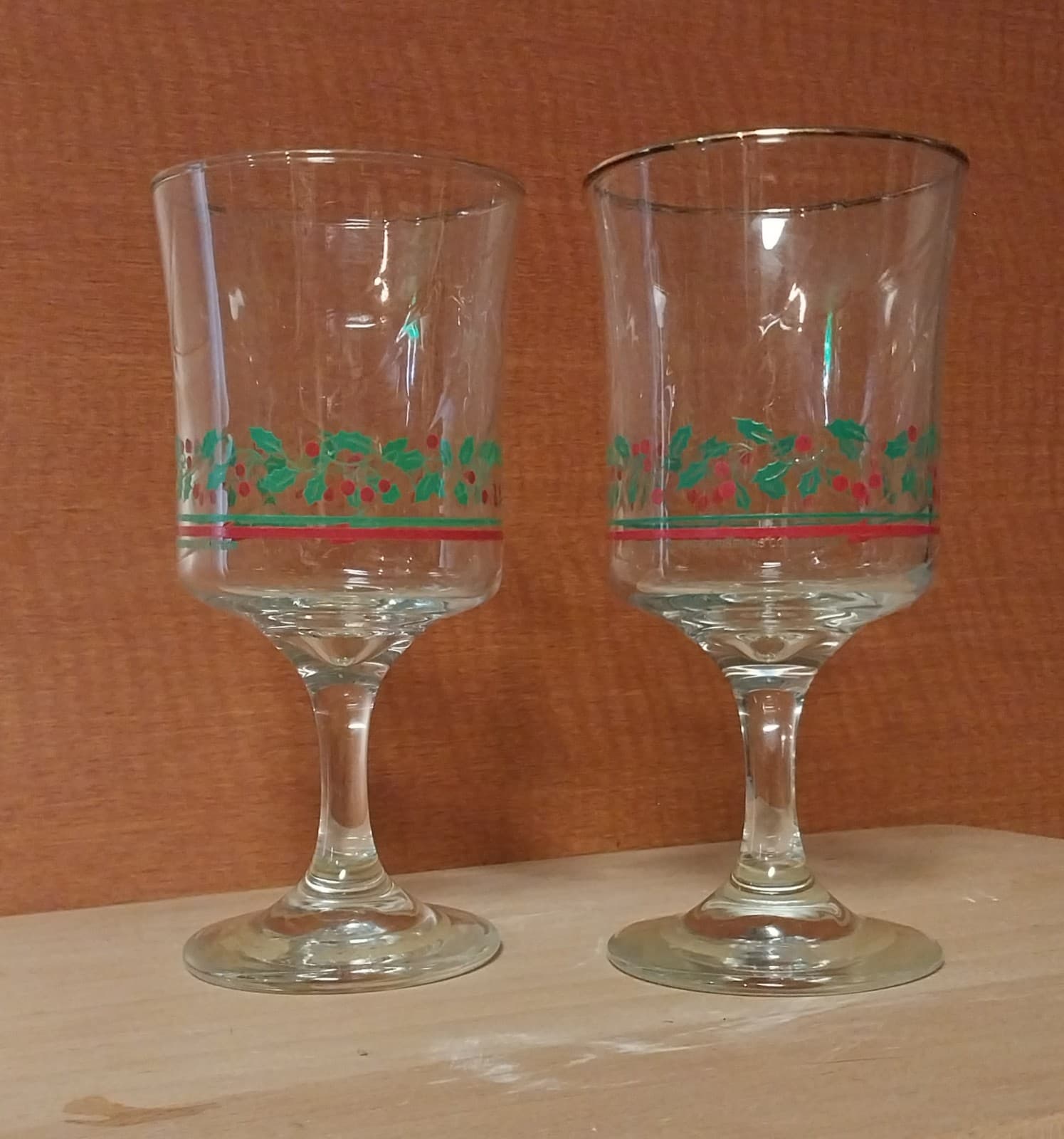 2 Vintage Arby's Christmas Holly Glasses: Gold Rim, Red Green Stripe, 1986 - Thumbnail 2