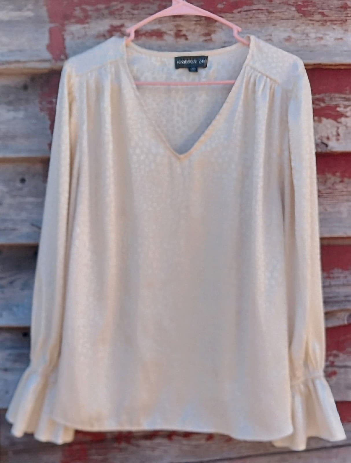 Harper 421 Women's V Beck Blouse. Size 1X - Thumbnail 3