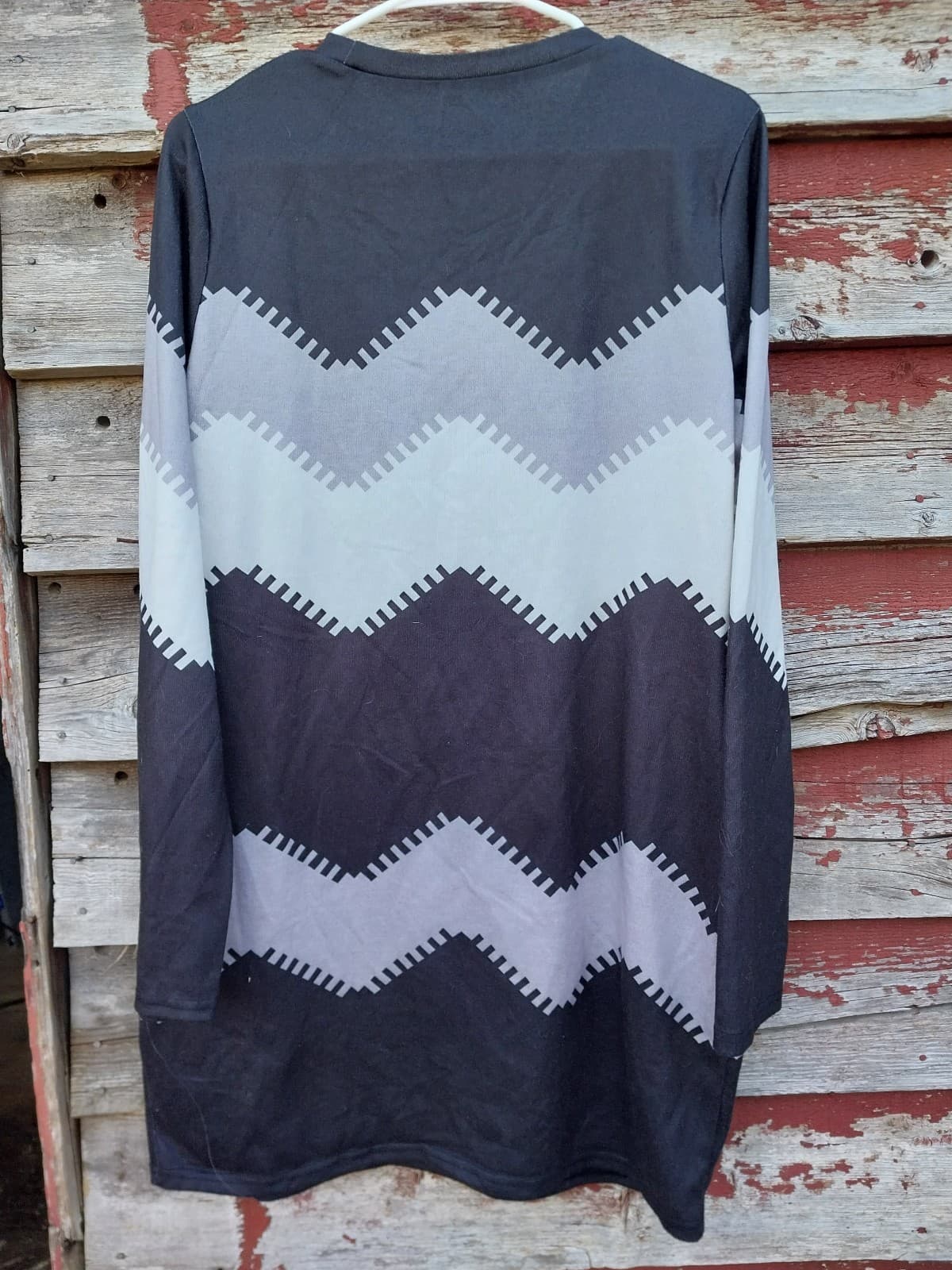 Shein Long Sleeve Black, Grey & White Top. NEW, Never Worn. Size XXL - Thumbnail 2