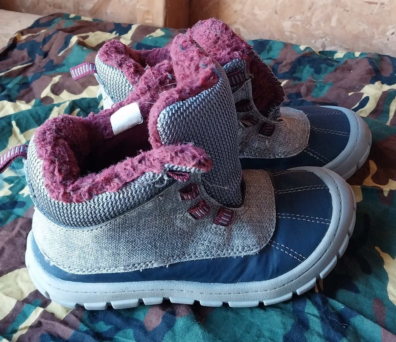 Toddler Boys Wonder Nation Gray / Blue Lined Hiking Snow Boots Size 10 - Thumbnail 4