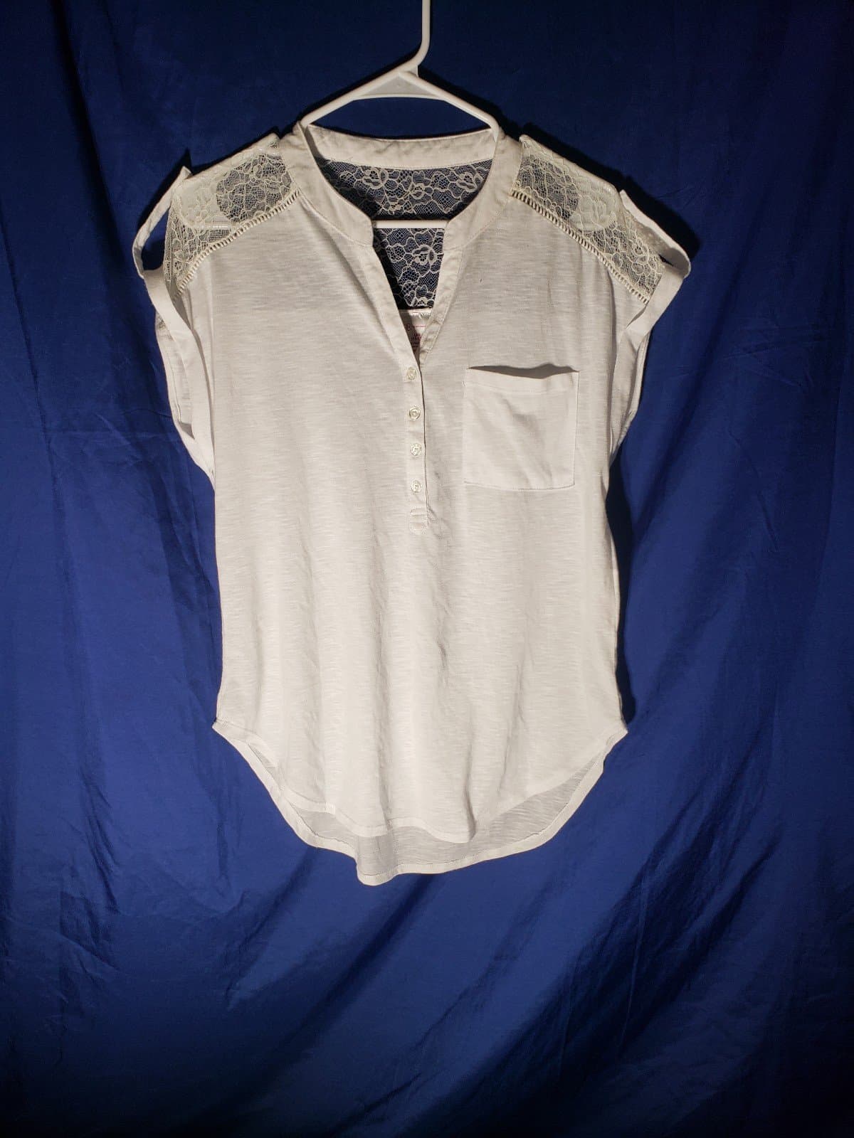 No Boundaries Top Women’s Large White Sleeve Lace V Neck With Lace - Thumbnail 4