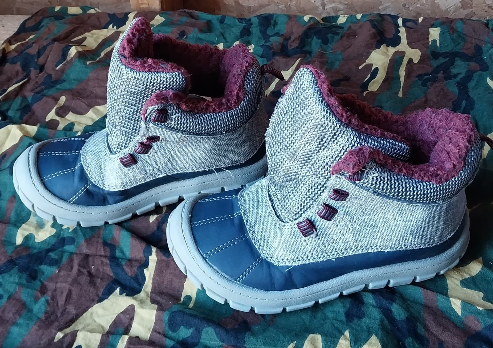 Toddler Boys Wonder Nation Gray / Blue Lined Hiking Snow Boots Size 10 - Thumbnail 2