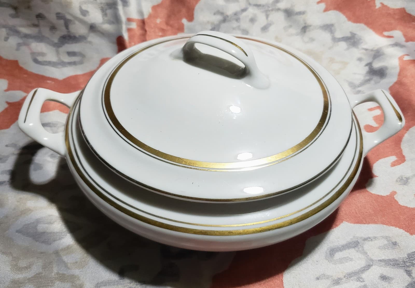 Royal Chatham Fine China Vegetable Bowl & Lid with Gold Band Trim - Image 1