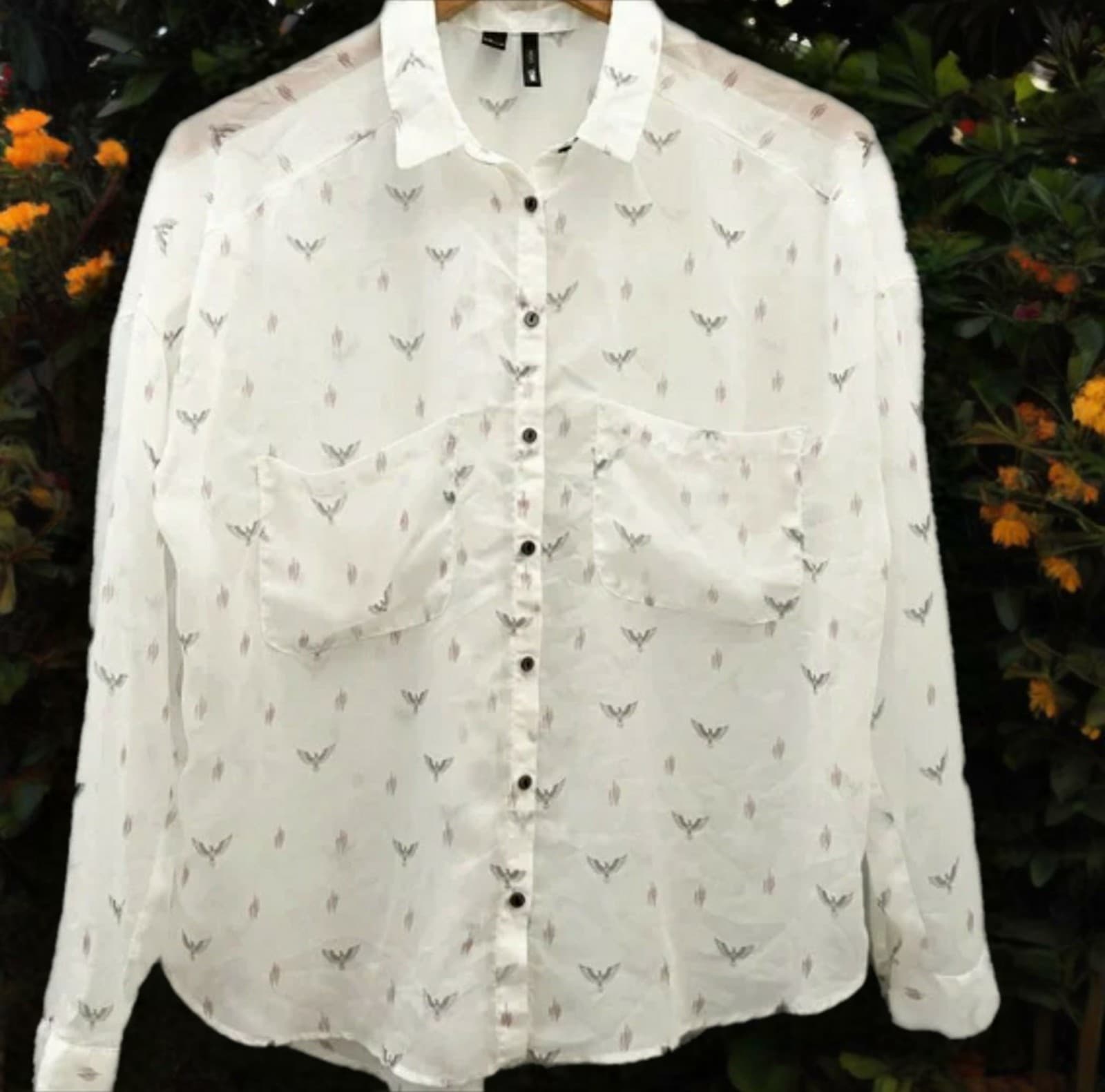 Shear Printed Long Sleeves Blouse. Size Small - Image 1