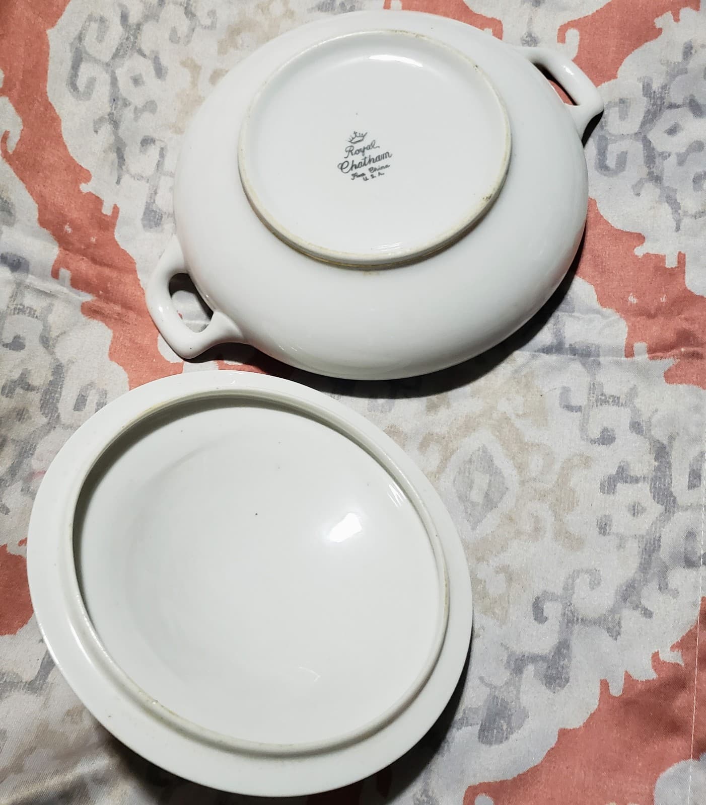 Royal Chatham Fine China Vegetable Bowl & Lid with Gold Band Trim - Thumbnail 3