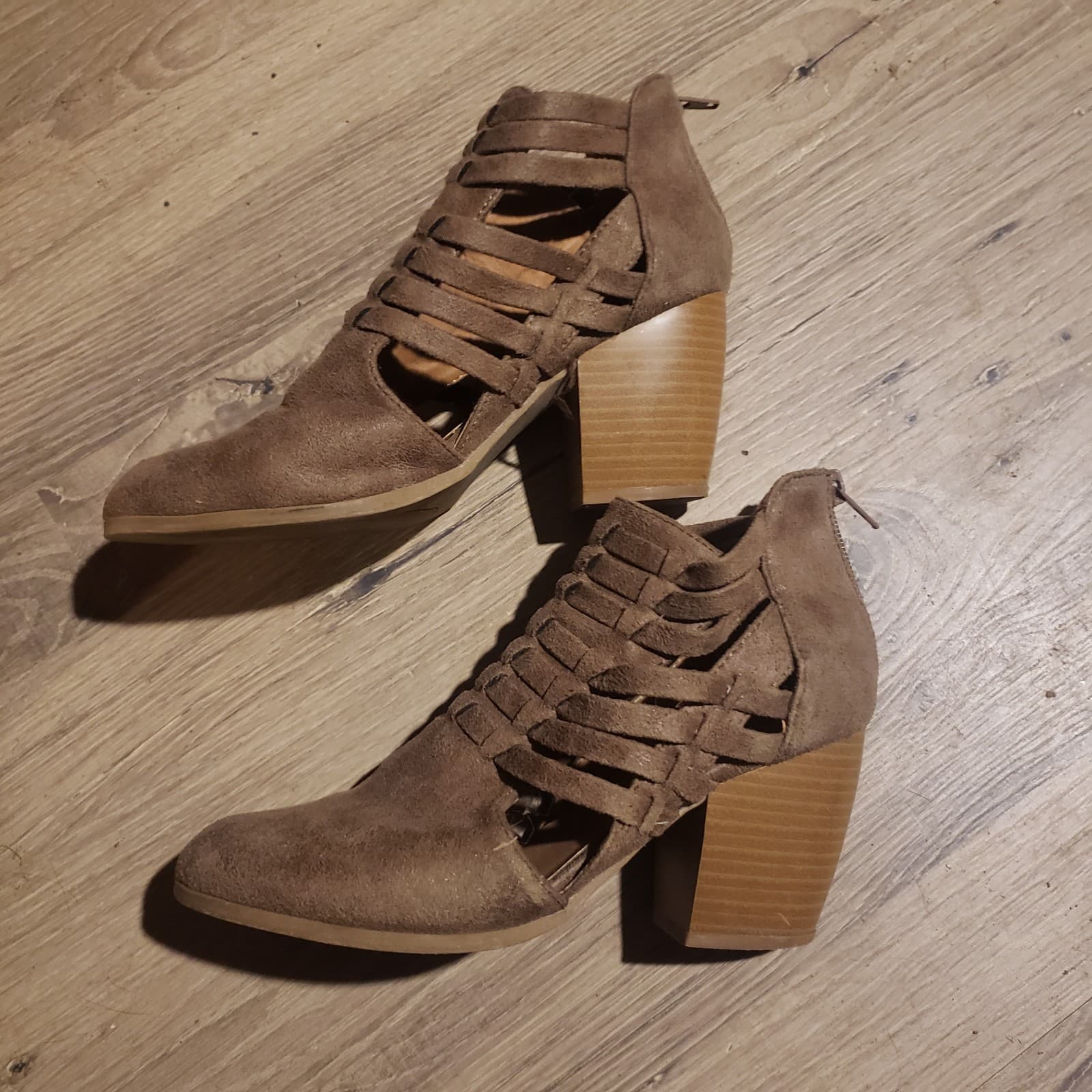 Ankle Boots - Tan Suede like material. Size 7.5 - Thumbnail 3