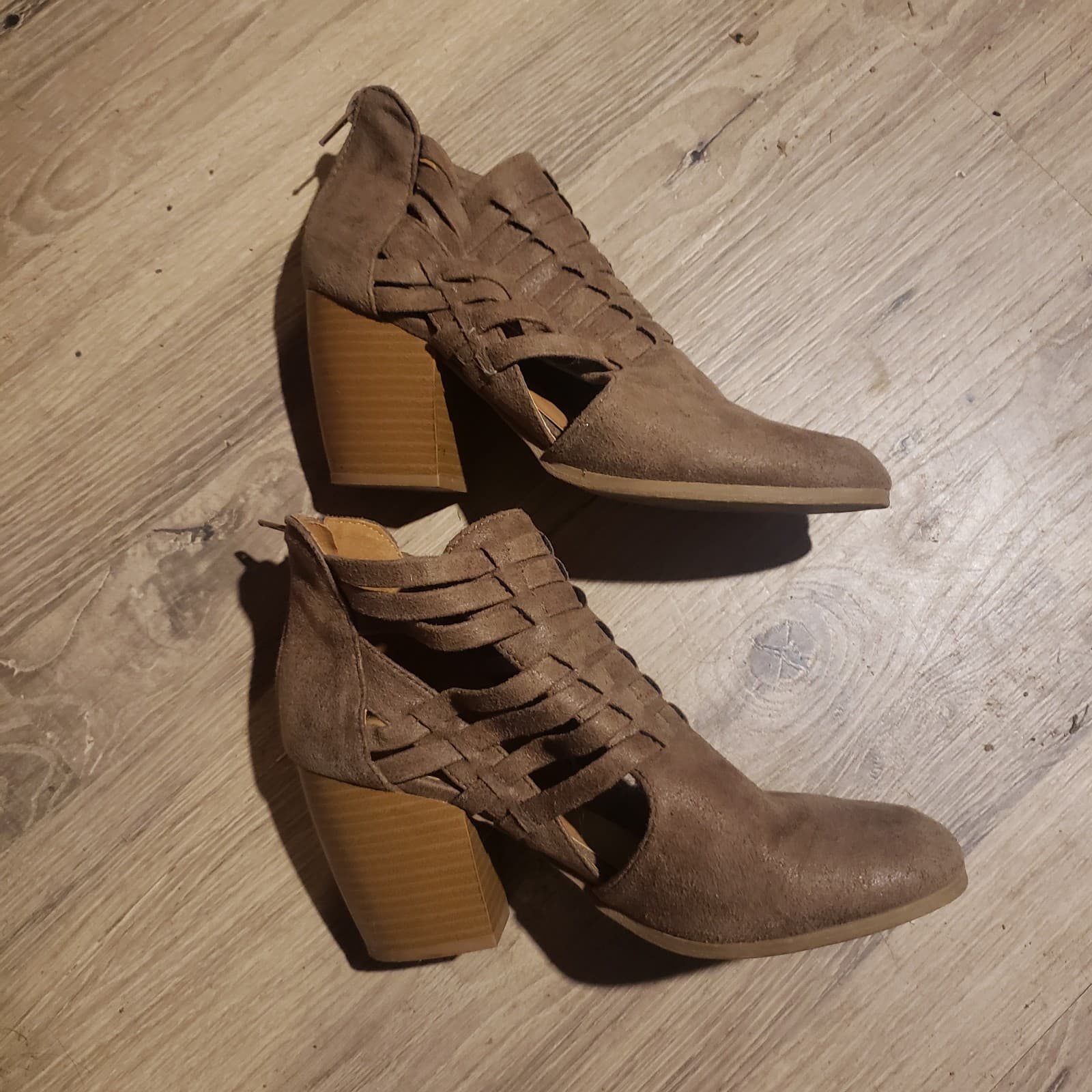 Ankle Boots - Tan Suede like material. Size 7.5 - Thumbnail 2