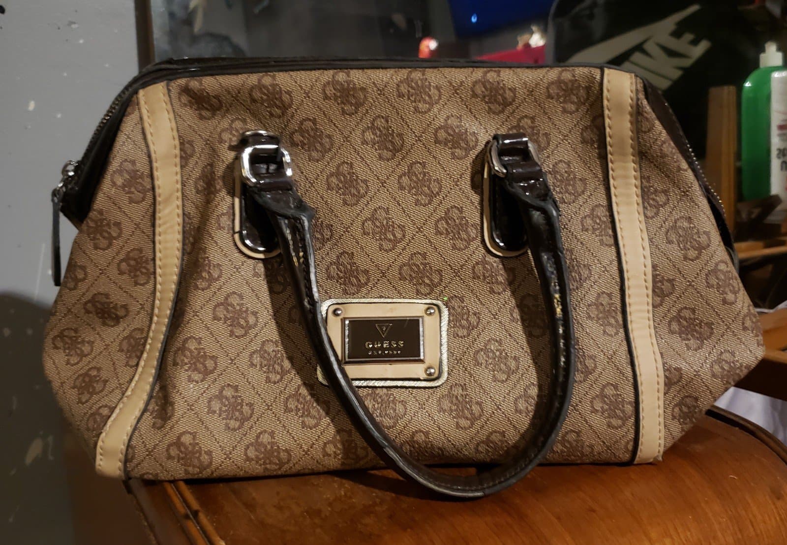 Guess purse - Image 1