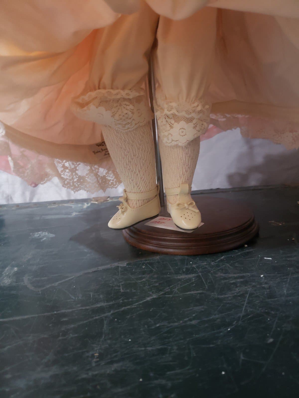 Lady Anne "Bridgette" Porcelain Doll - Thumbnail 4