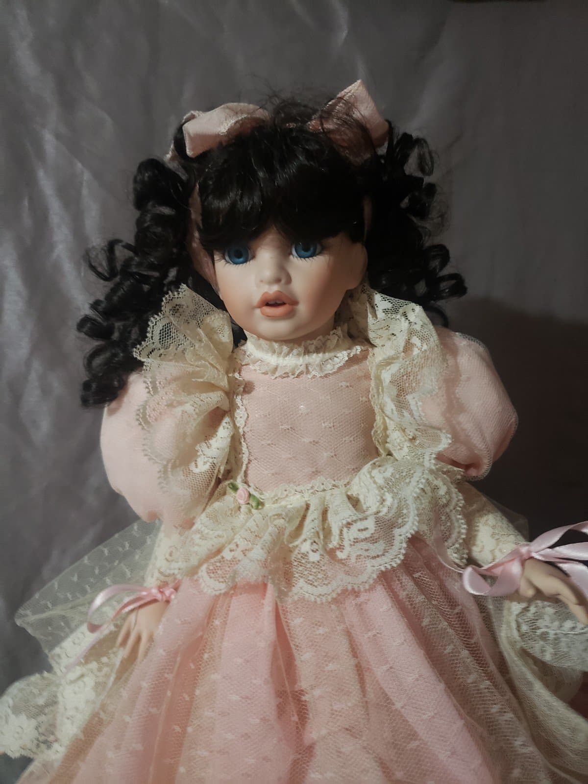 Lady Anne "Bridgette" Porcelain Doll - Thumbnail 2