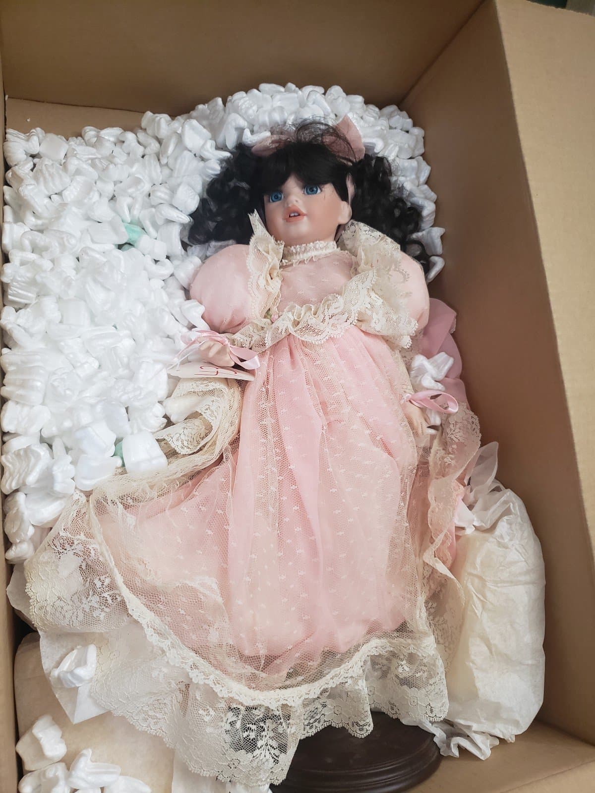 Lady Anne "Bridgette" Porcelain Doll - Thumbnail 7