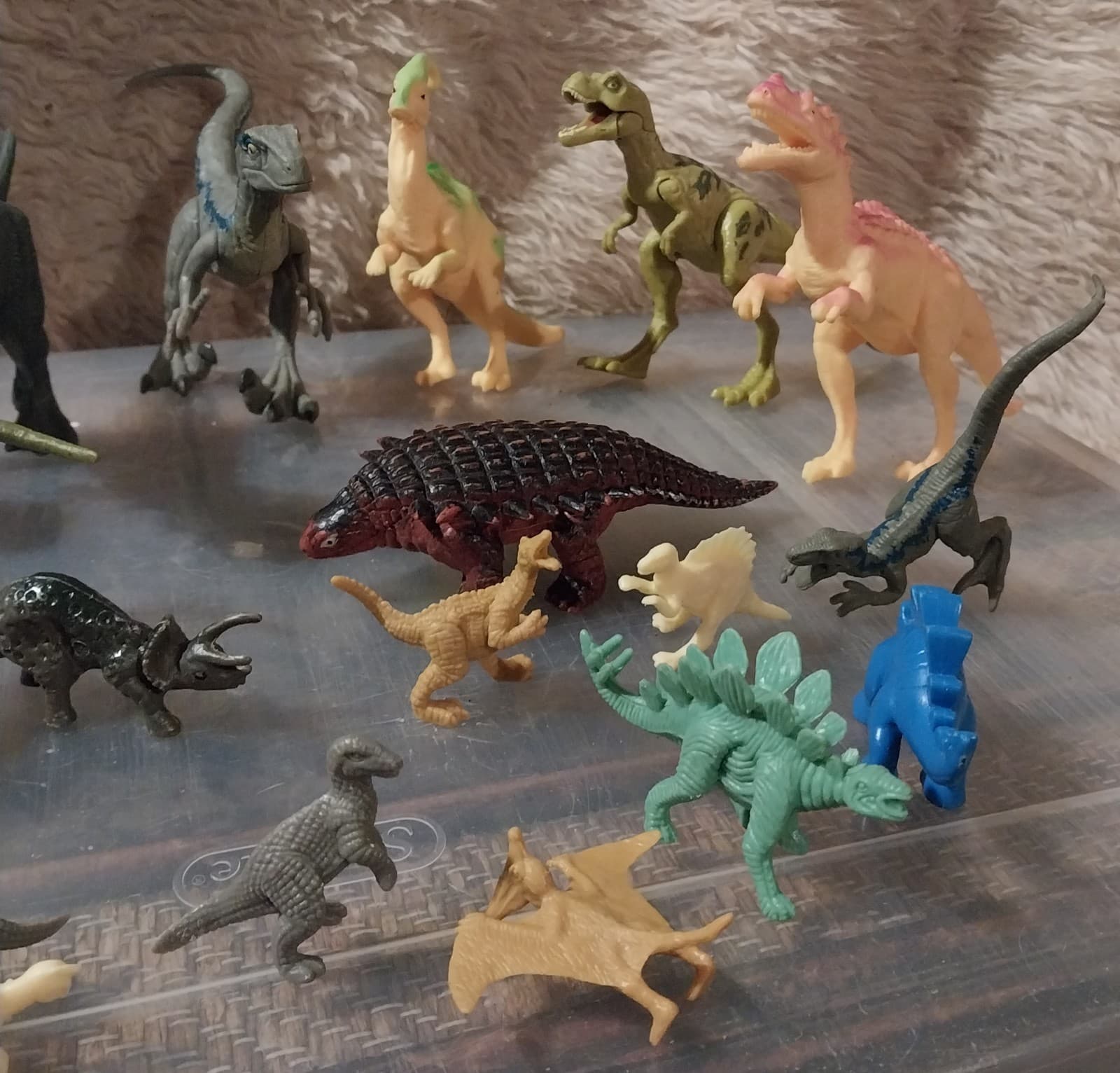 24 Assorted Dinosaur Figures. All in good condition. - Thumbnail 5
