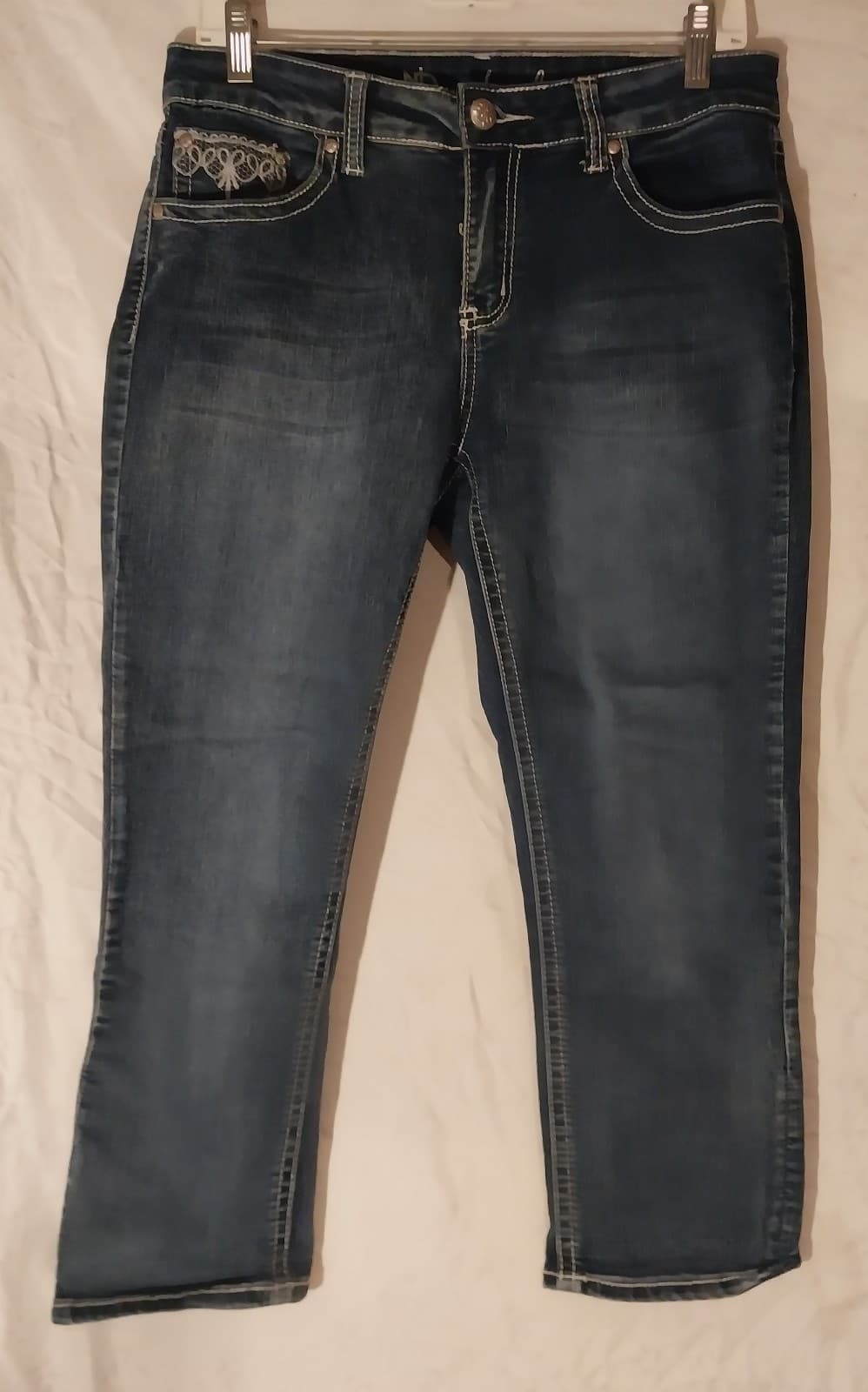 ND Weekend Capri Jeans Blue Denim Women's Embroidered Back Stretch. Size 10 - Image 1
