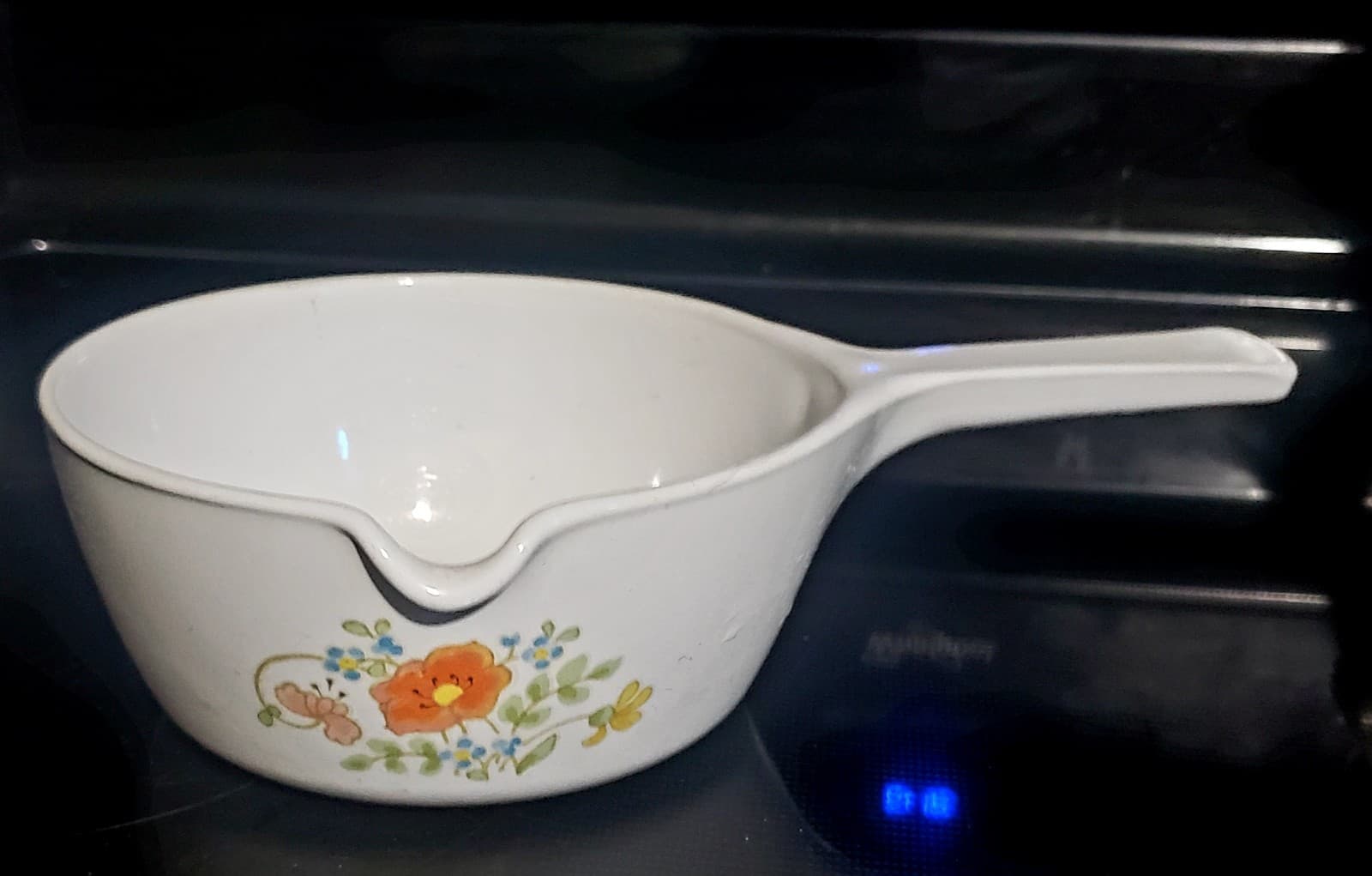 Corning Ware 2 1/2 Cup Pour-Spout Sauce Pan Poppy Flower - Image 1
