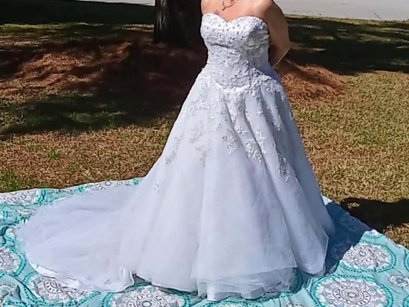 David's Bridal Wedding Dress. Bought but never worn. Beautiful - Thumbnail 7
