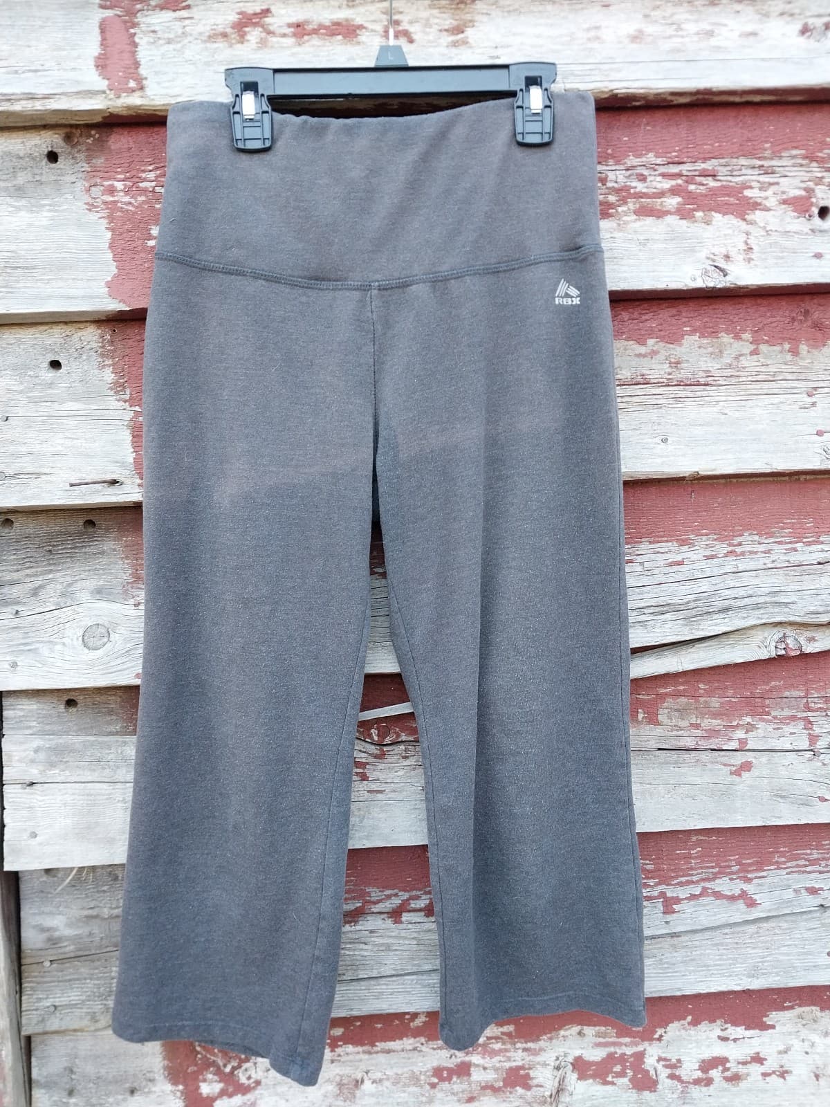 Reebok Wide Leg Capri Design. Size Small - Image 1