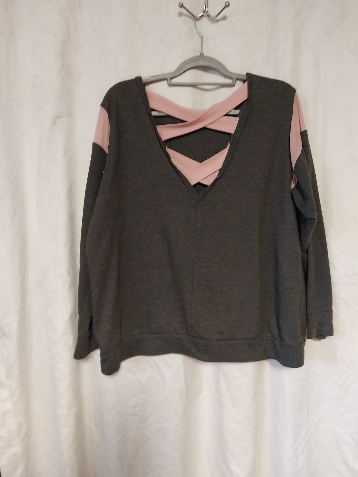 Pro Player womens gray & pink long sleeve athletic shirt with strap back - Thumbnail 3