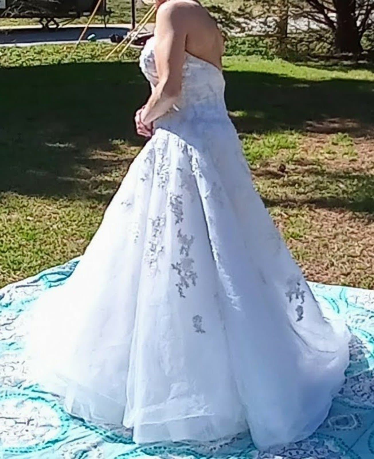 David's Bridal Wedding Dress. Bought but never worn. Beautiful - Thumbnail 6