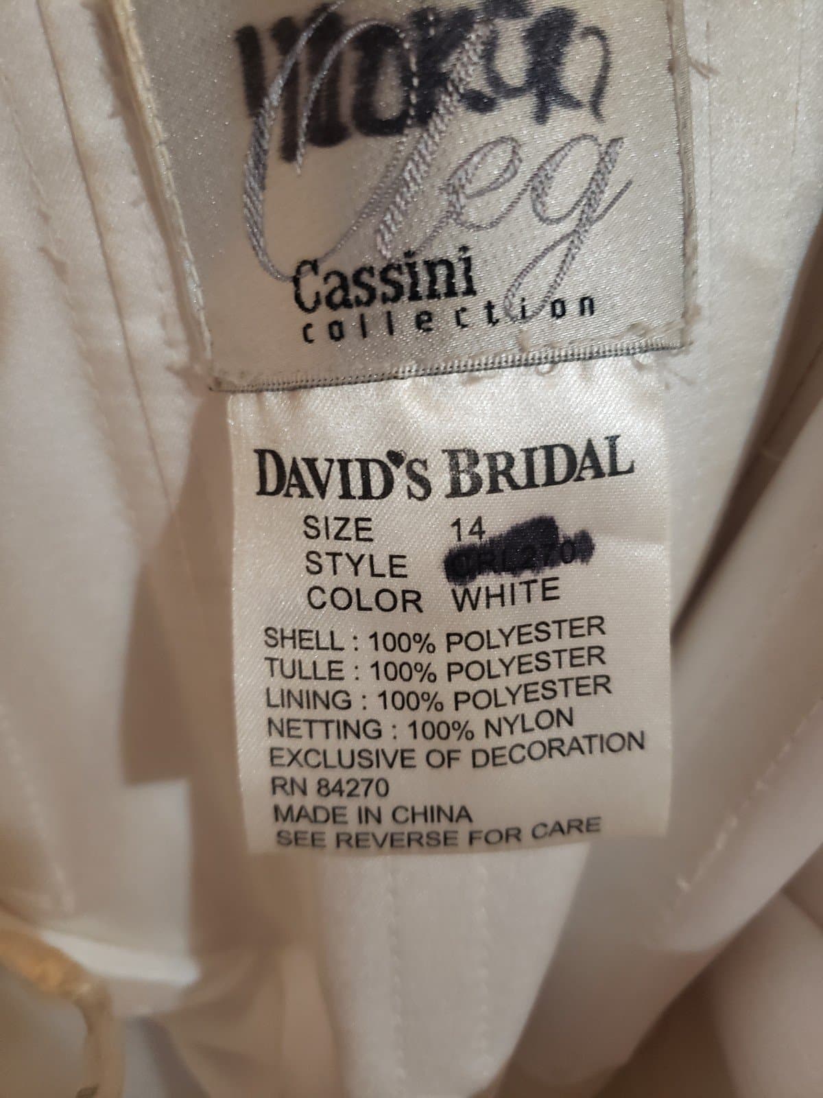 David's Bridal Wedding Dress. Bought but never worn. Beautiful - Thumbnail 9
