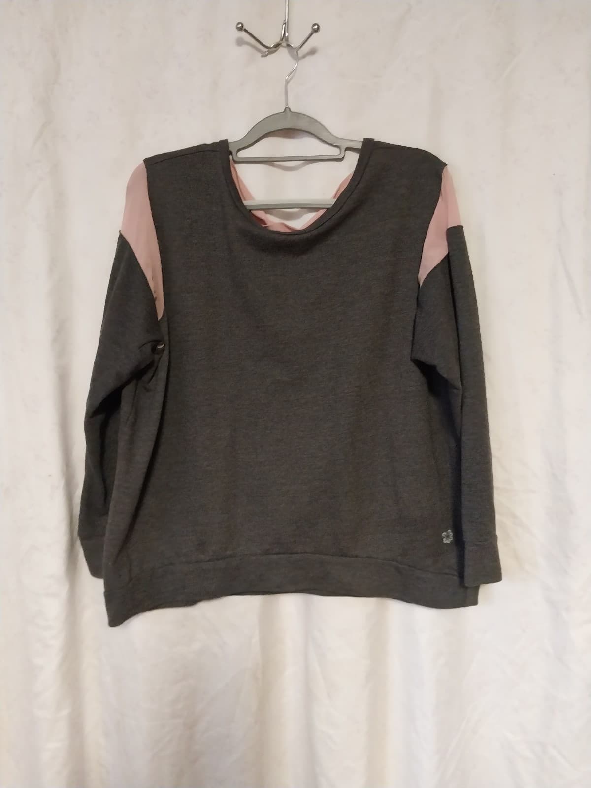 Pro Player womens gray & pink long sleeve athletic shirt with strap back - Image 1