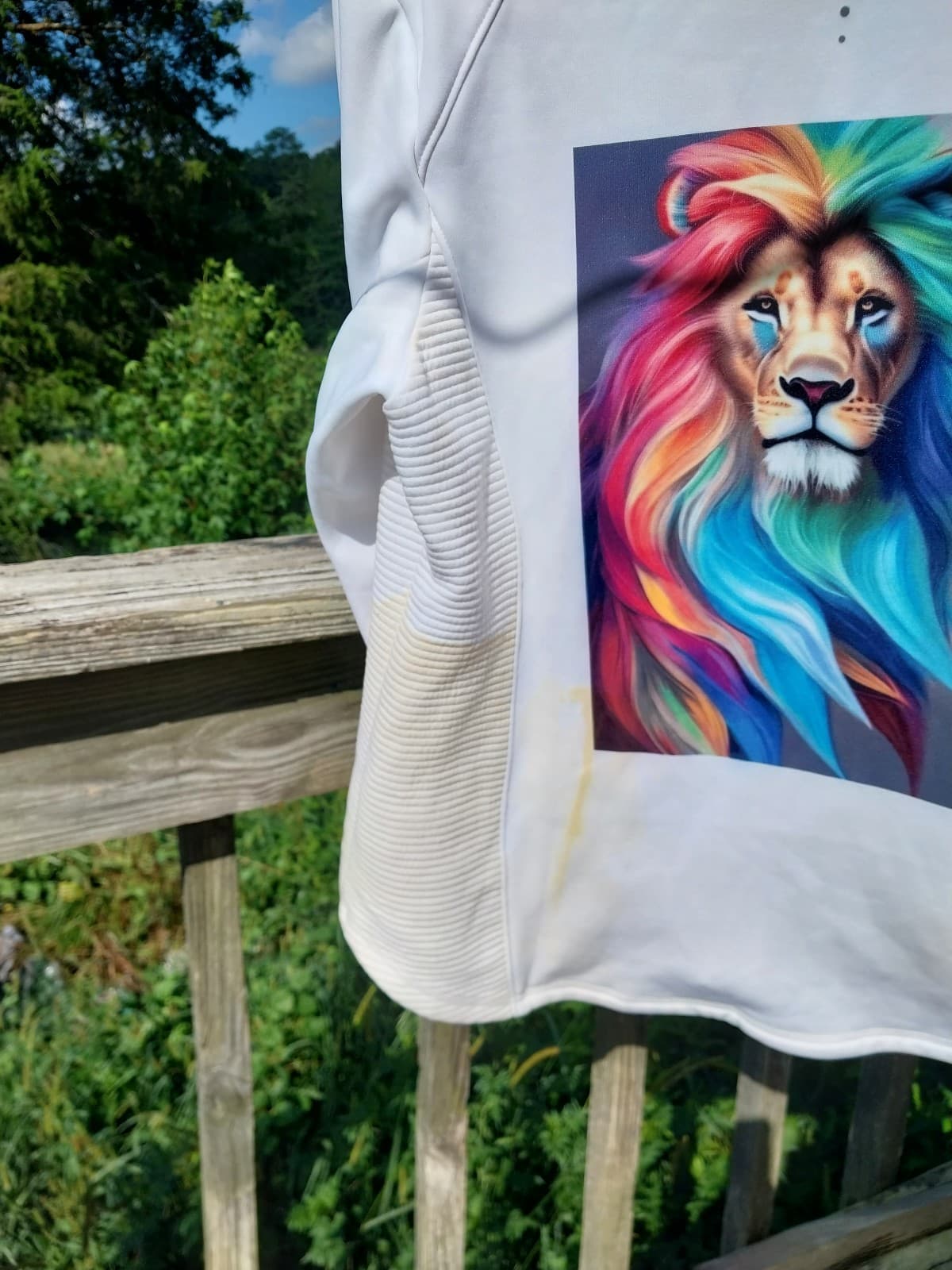 Tek Gear, White Hoodie With Colorful Lion On The Back. - Thumbnail 5