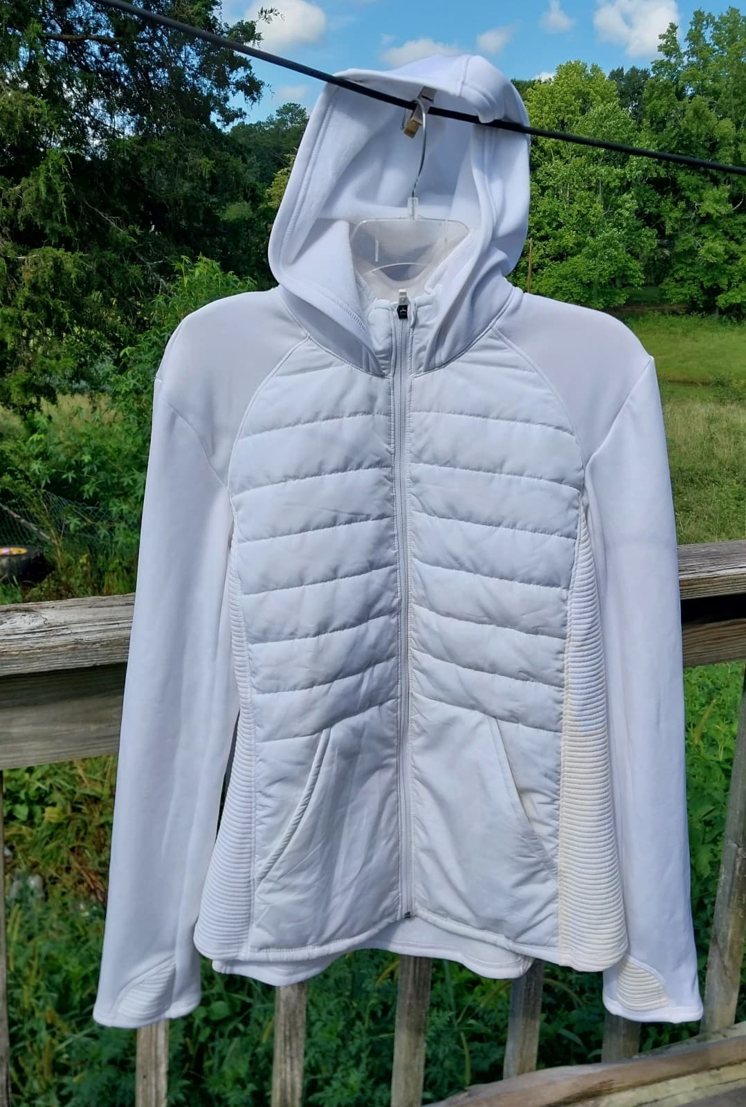 Tek Gear, White Hoodie With Colorful Lion On The Back. - Thumbnail 2