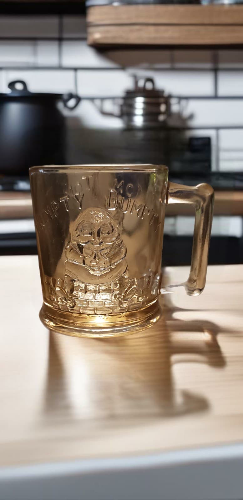 Pink Depression Glass Tom Tom Pipers Son Mug Humpty Dumpty. Height 3.5" - Thumbnail 2