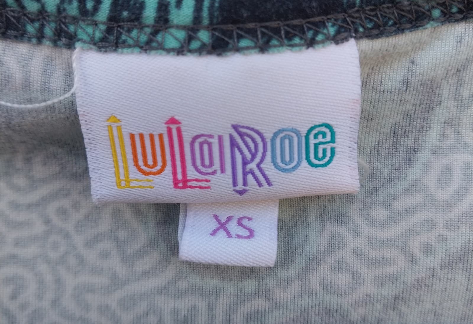 LulaRoe Irma Top. Size XS - Thumbnail 2