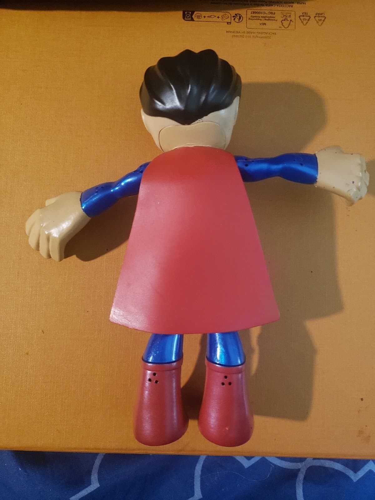 2019 DC Comics Justice League 7" Bendable Superman Mattel Figure - Thumbnail 4