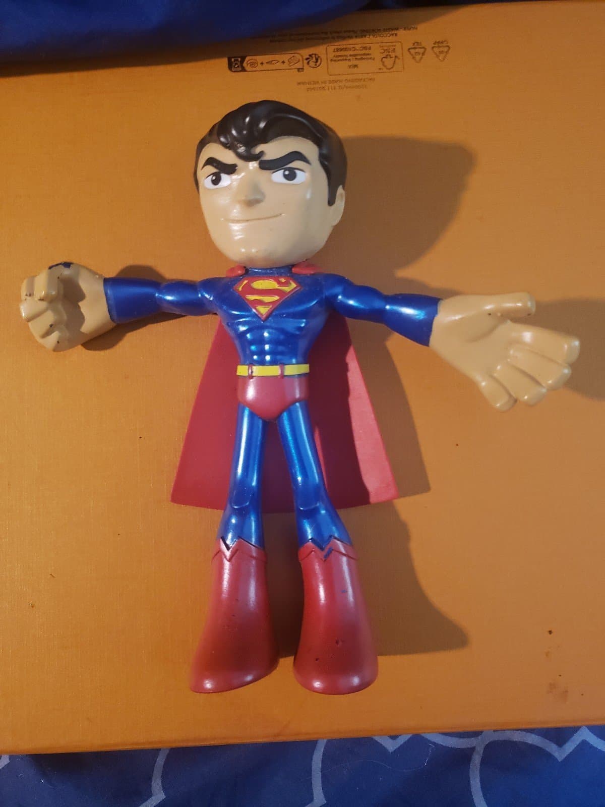 2019 DC Comics Justice League 7" Bendable Superman Mattel Figure - Thumbnail 2