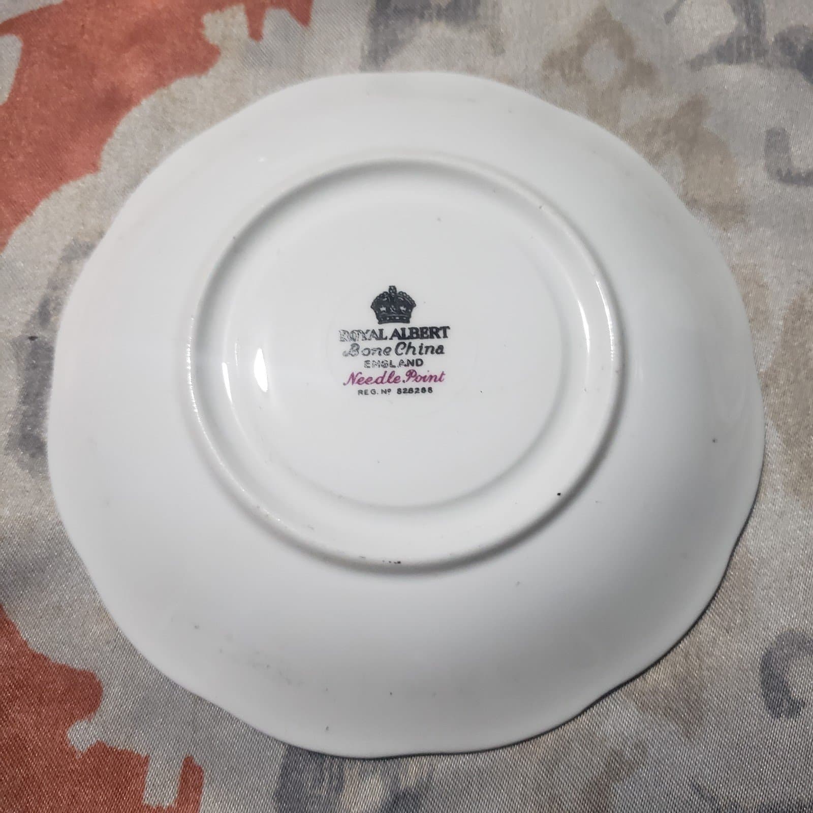 Royal Albert Needle Point Saucer, Vintage Bone China - Thumbnail 2