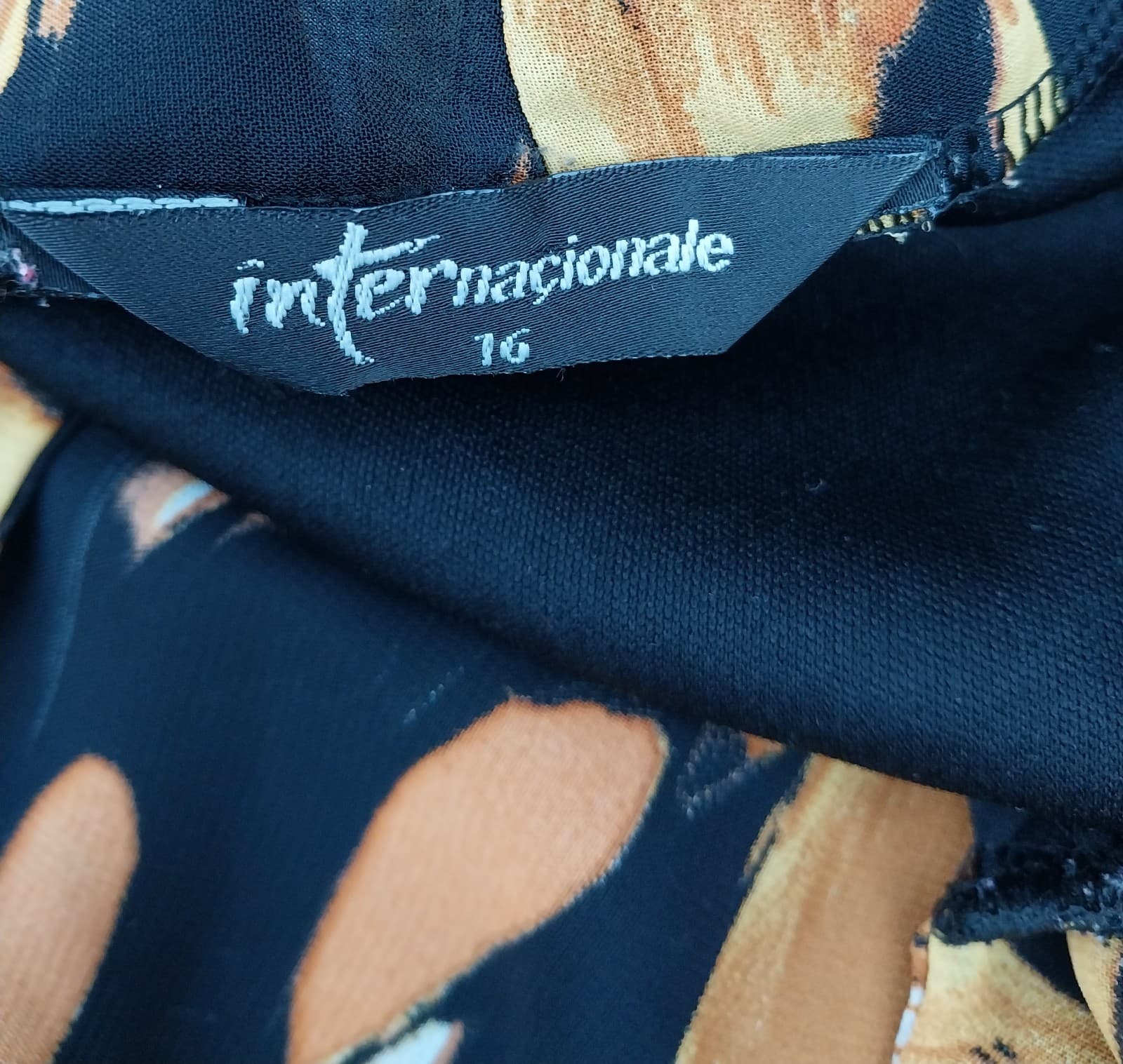 Internacionale Multi Neutral Colored Dress. Size 16 - Thumbnail 7