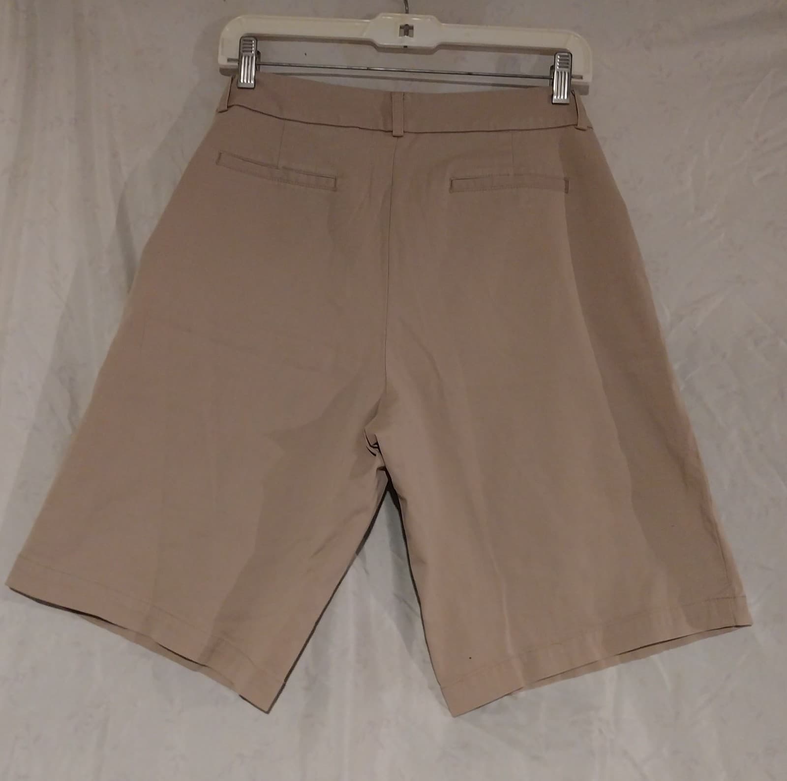 Dockers women ’s shorts. Size 10 - Thumbnail 2