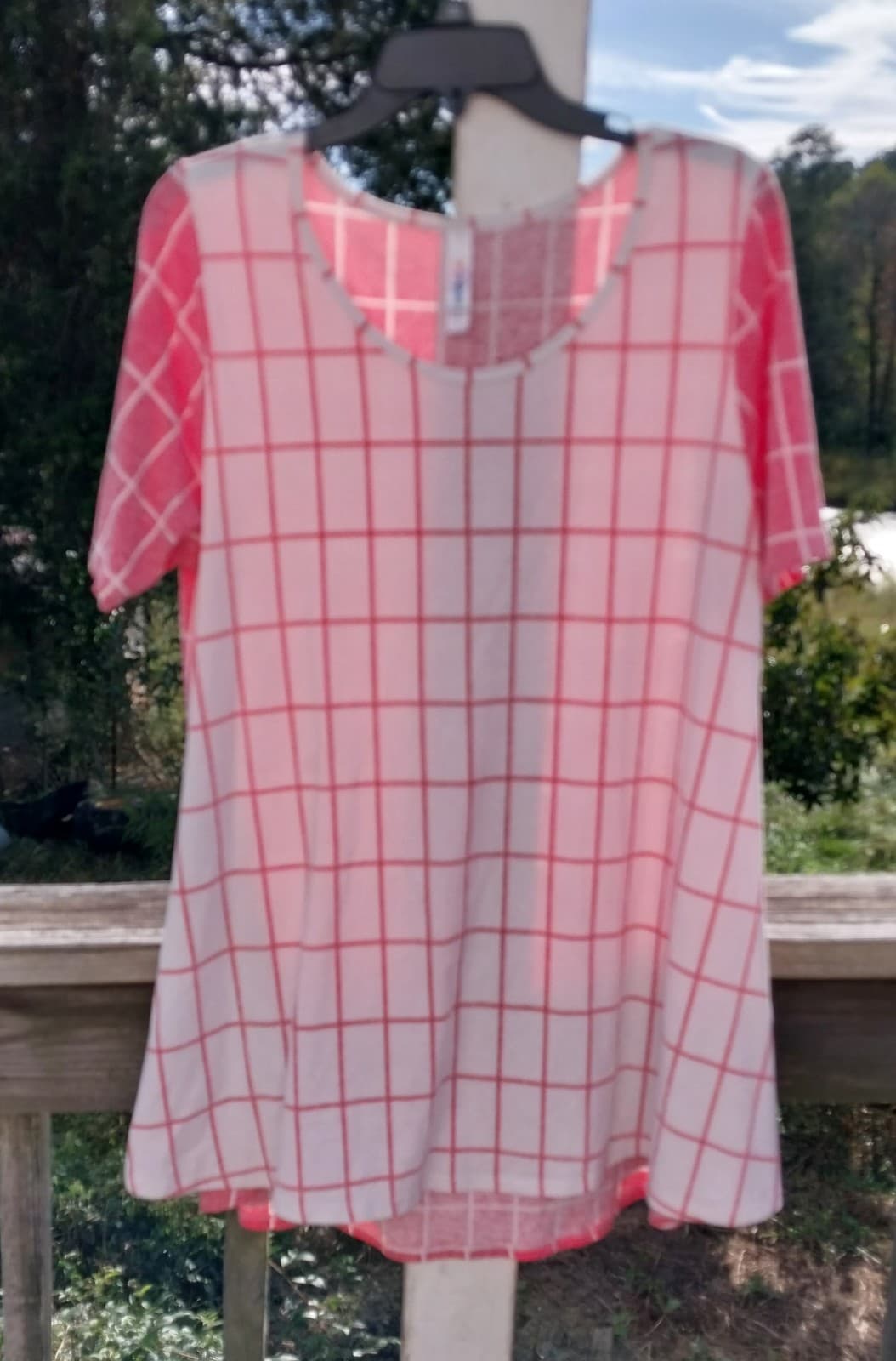 Lularoe Womens XL Classic Tee T-Shirt - Image 1