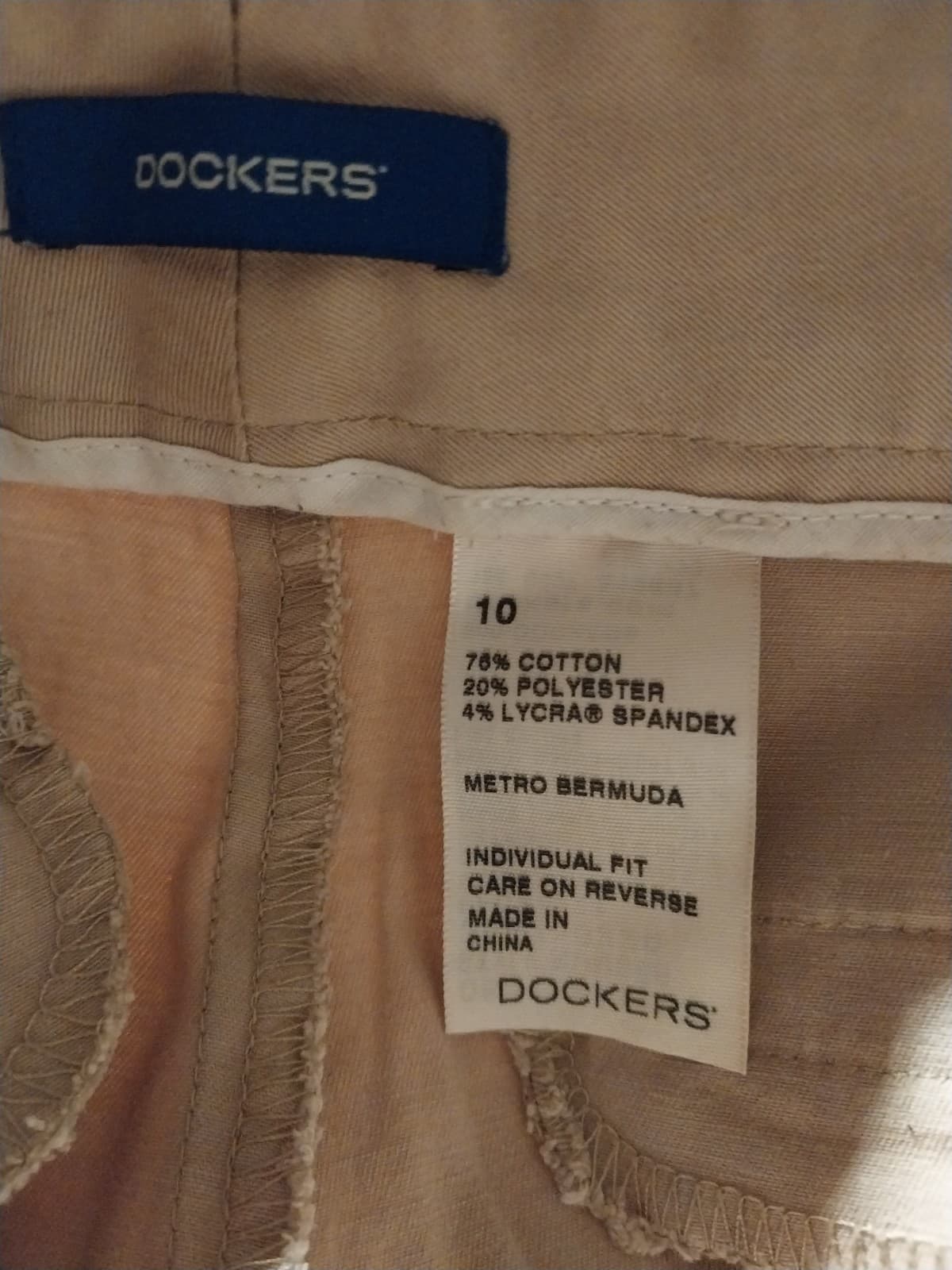 Dockers women ’s shorts. Size 10 - Thumbnail 3