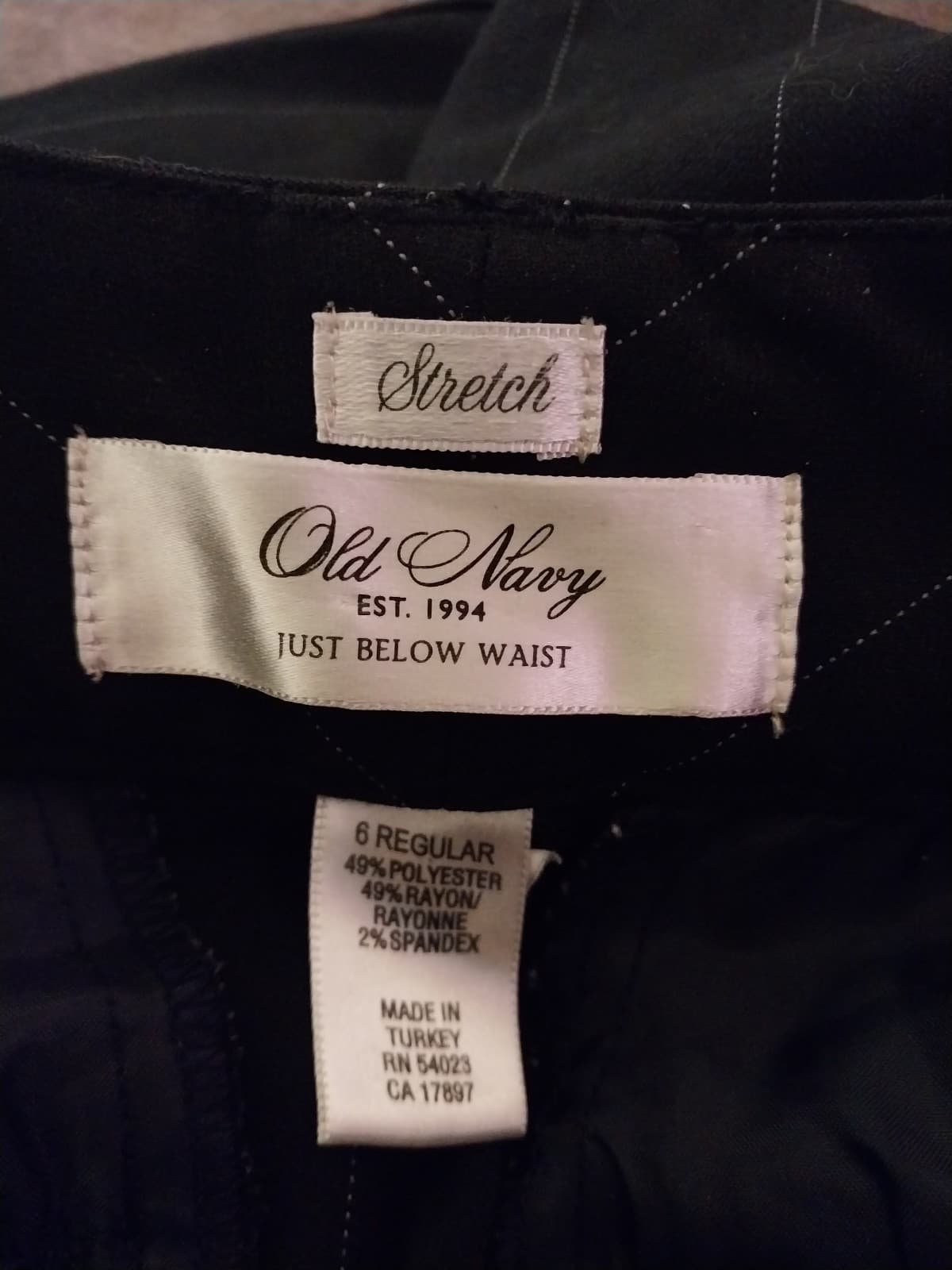 Old Navy Black Pin Strip, Just Below Waist Pants. Size 6 Regular - Thumbnail 3