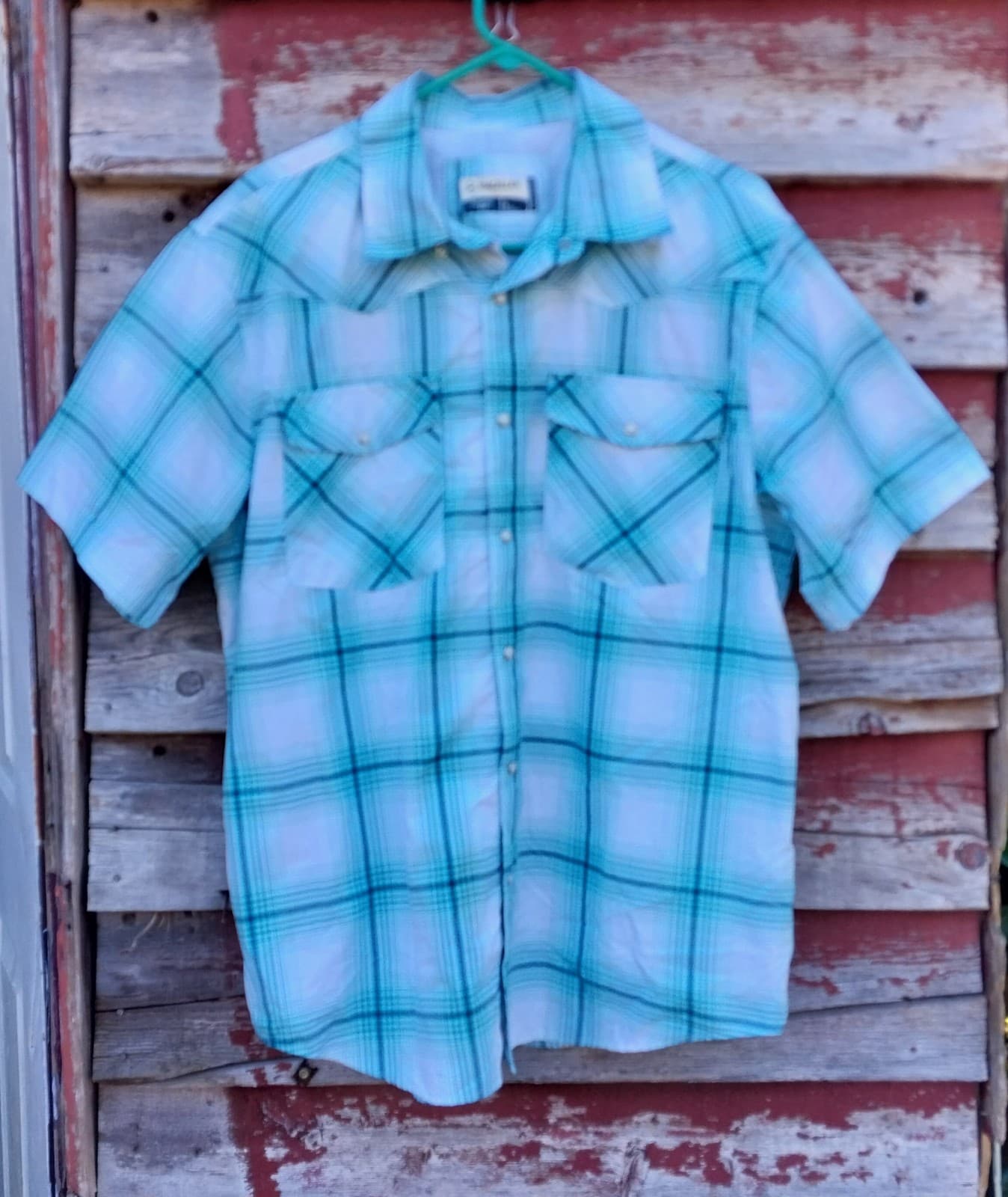 Magellan Outdoors Moisture Wicking, Classic Fit. Size Large - Image 1